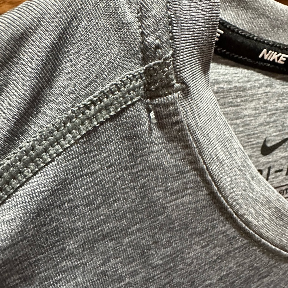 Nike - Picture 2 of 3